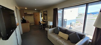 Pictured Rocks Inn & Suites