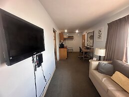 Pictured Rocks Inn & Suites