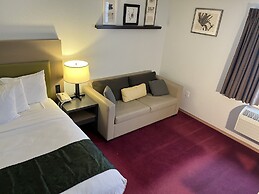 Pictured Rocks Inn & Suites