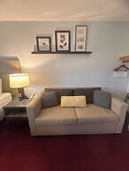 Pictured Rocks Inn & Suites