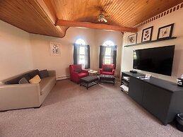 Pictured Rocks Inn & Suites