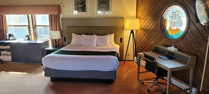 Pictured Rocks Inn & Suites