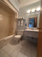 Pictured Rocks Inn & Suites