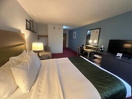 Pictured Rocks Inn & Suites