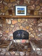 Pictured Rocks Inn & Suites