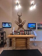 Pictured Rocks Inn & Suites