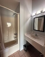 Pictured Rocks Inn & Suites