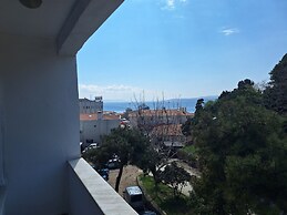 Dilmac Hotel