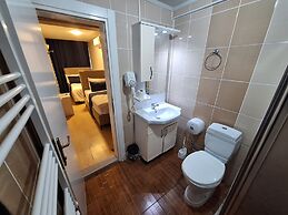 Dilmac Hotel