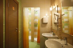 Portal Hostel and Hotel