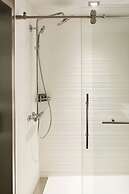 AC Hotel by Marriott Seattle Bellevue/Downtown