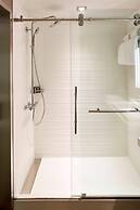 AC Hotel by Marriott Seattle Bellevue/Downtown