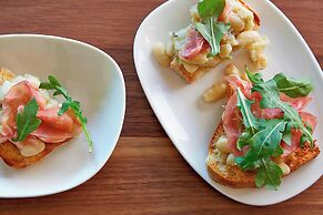 AC Hotel by Marriott Seattle Bellevue/Downtown