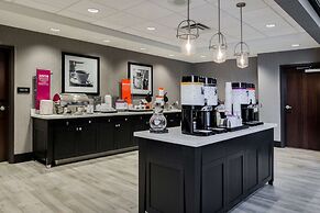 Hampton Inn & Suites Wixom