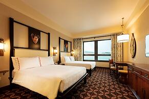 Disney Explorers Lodge