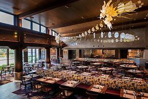 Disney Explorers Lodge