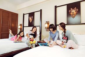 Disney Explorers Lodge