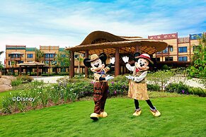 Disney Explorers Lodge
