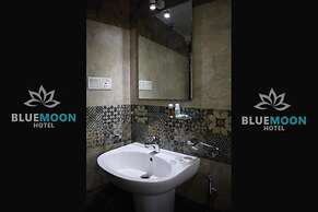 Blue Moon Hotel