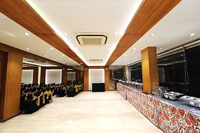 Hotel Rajhans Regent