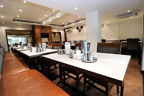 Hotel Rajhans Regent