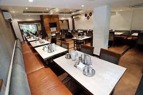 Hotel Rajhans Regent