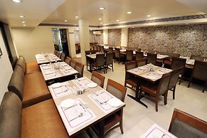 Hotel Rajhans Regent