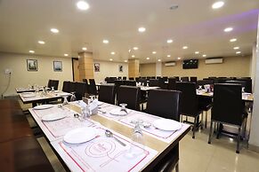 Hotel Rajhans Regent