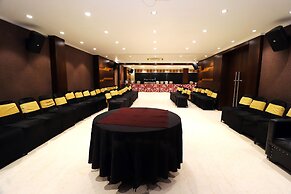 Hotel Rajhans Regent