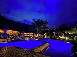 Shearwater Explorers Village