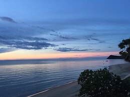Hua Plee Lazy Beach