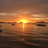 Outpost Beach Hostel - Adults Only