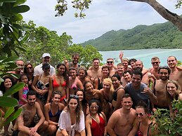 Outpost Beach Hostel - Adults Only