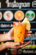 Outpost Beach Hostel - Adults Only