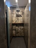 Outpost Beach Hostel - Adults Only