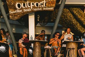 Outpost Beach Hostel - Adults Only