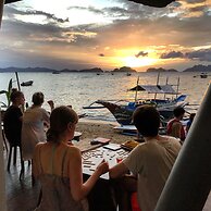 Outpost Beach Hostel - Adults Only