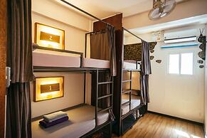 Outpost Beach Hostel - Adults Only