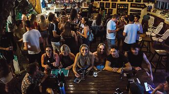 Outpost Beach Hostel - Adults Only