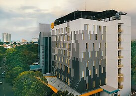 YELLO Hotel Manggarai Jakarta