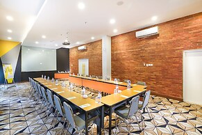 YELLO Hotel Manggarai Jakarta