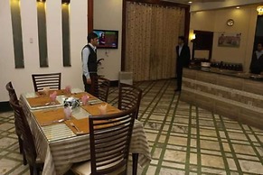 Shelton Green's Hotel