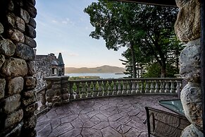 HIGHLANDS CASTLE overlooking Lake George.. plus 2 other Castles!