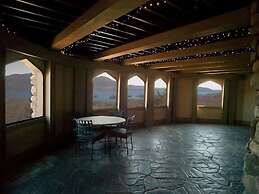 HIGHLANDS CASTLE overlooking Lake George.. plus 2 other Castles!