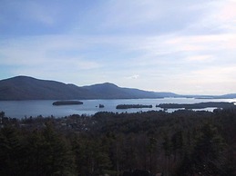 HIGHLANDS CASTLE overlooking Lake George.. plus 2 other Castles!
