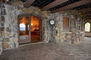 HIGHLANDS CASTLE overlooking Lake George.. plus 2 other Castles!
