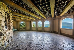 HIGHLANDS CASTLE overlooking Lake George.. plus 2 other Castles!