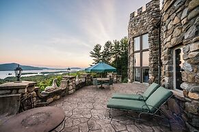 HIGHLANDS CASTLE overlooking Lake George.. plus 2 other Castles!