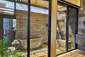 TreeCasa Hotel & Resort