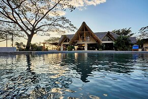 TreeCasa Hotel & Resort